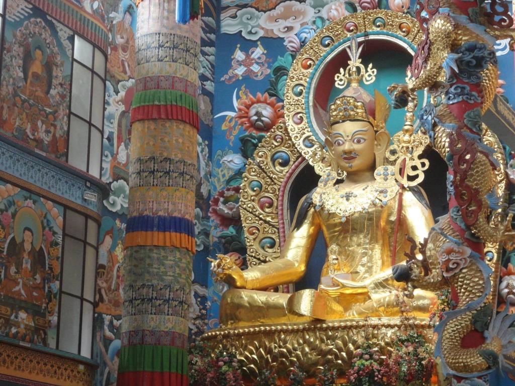 Templo Budista Retiro de Yoga y Viaje a India 2016
